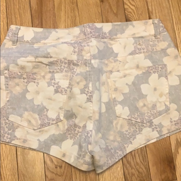 Carole Baskin Wanted These! - Picture 2 of 5